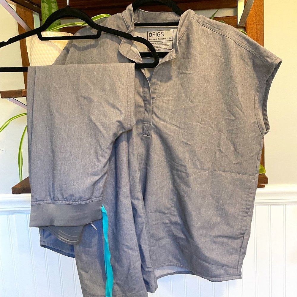 Graphite Rafaela top and Livingston Bottoms Scrub Set